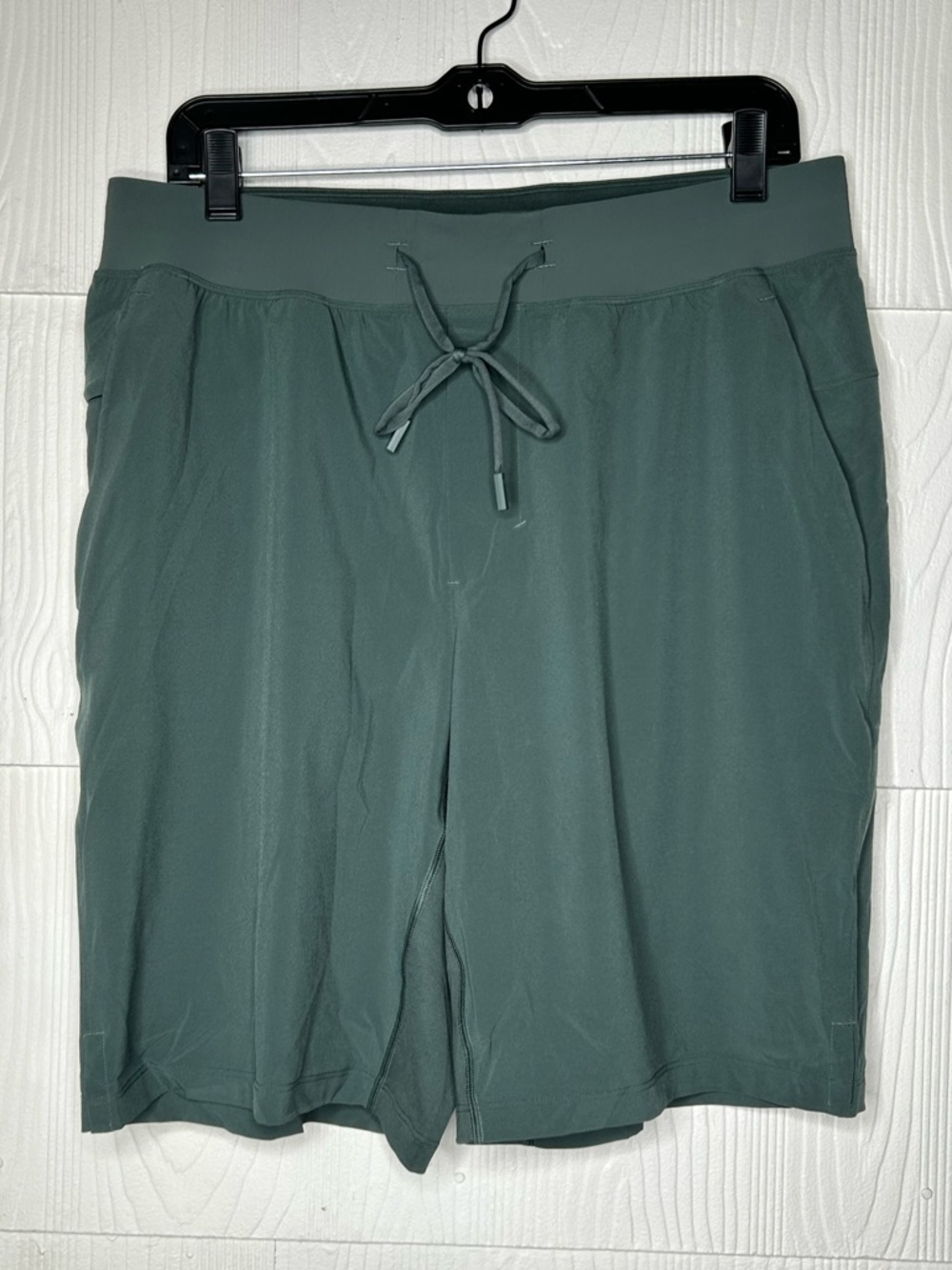 lululemon athletica Men's Athletic Shorts in Deep Green